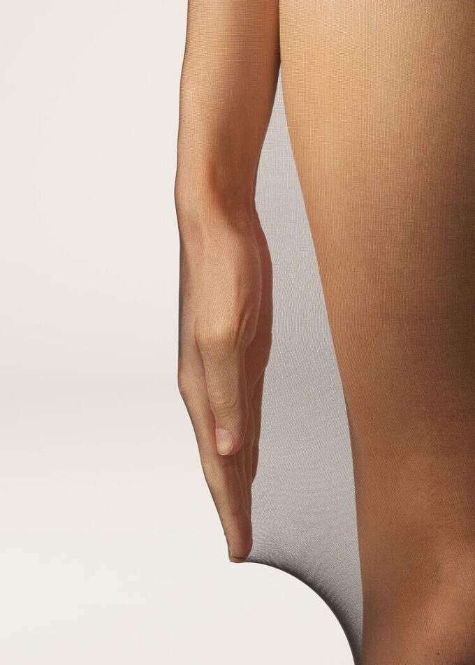 Transparente, matte, völlig unsichtbare 20-Den-Strumpfhose